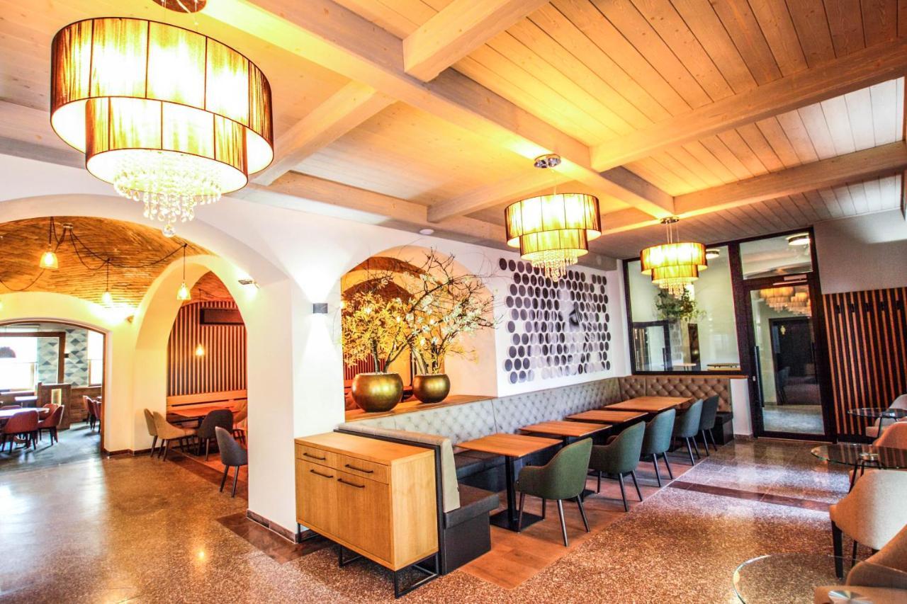 Hotel Mariel ซนอยโม ภายนอก รูปภาพ