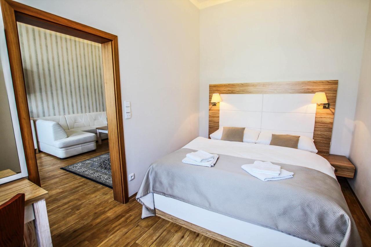 Hotel Mariel ซนอยโม ภายนอก รูปภาพ