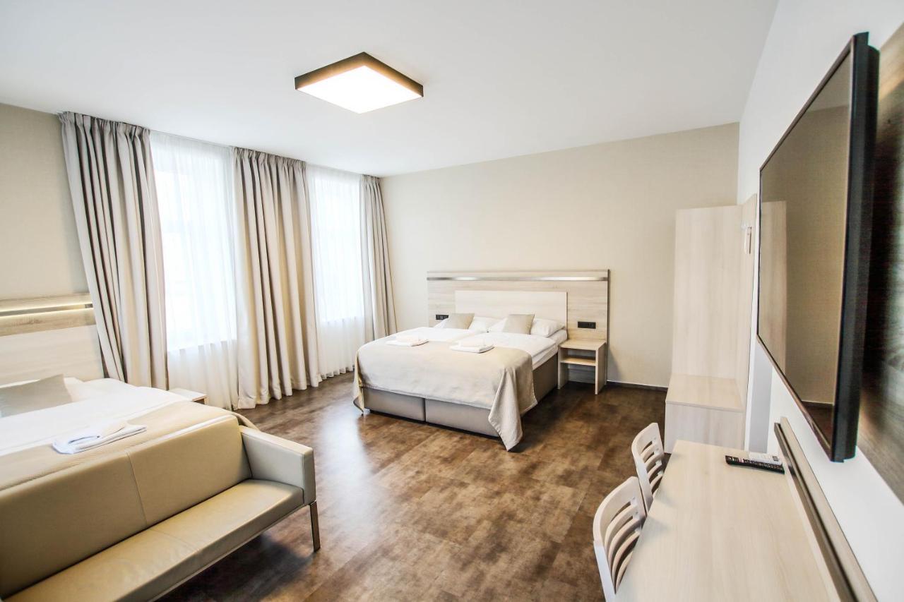 Hotel Mariel ซนอยโม ภายนอก รูปภาพ